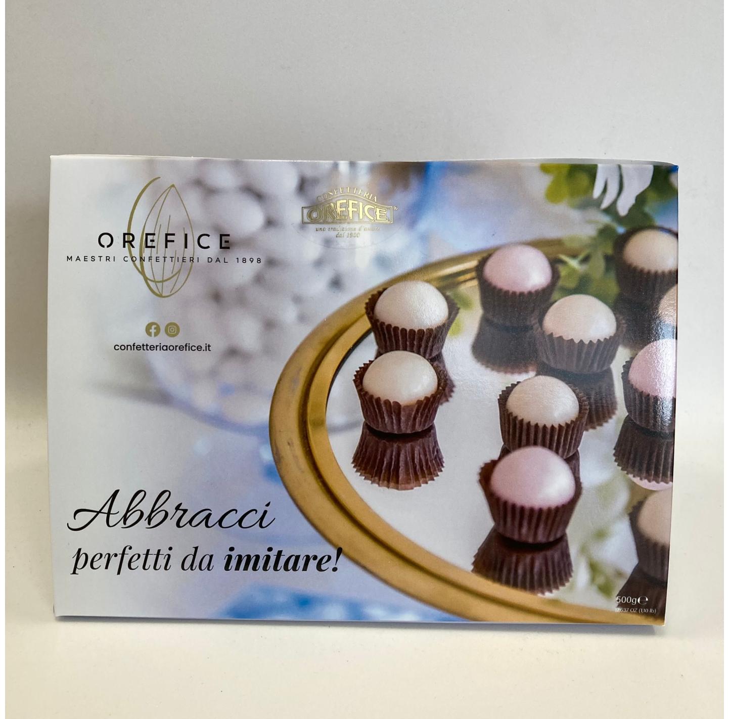 Confetteria Orefice Abbracci biscotto avvolto da cioccolato celeste 500g