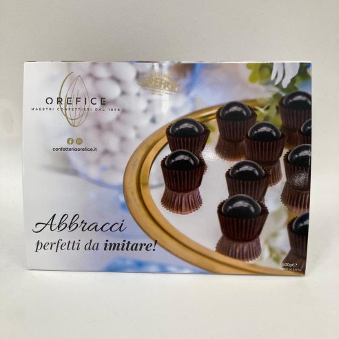 Confetteria Orefice - Abbracci biscotto avvolto da cioccolato colore nero 500g