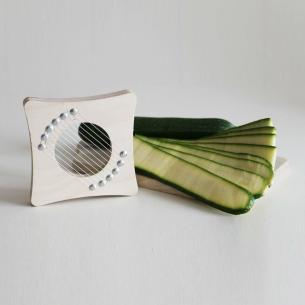 Calder - Taglia zucchine in legno di faggio con fili metallici Made in Italy