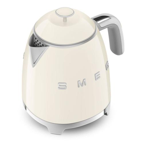 Smeg - Retro 50's style small electric kettle with cream KLF05CREU