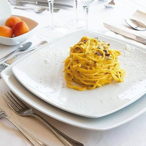 Saturnia - Piatto piano singolo quadrato in ceramica linea tokio da 27 cm