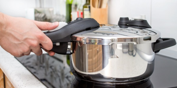 Tutti i vantaggi della pentola a pressione per una cucina pratica e salutare